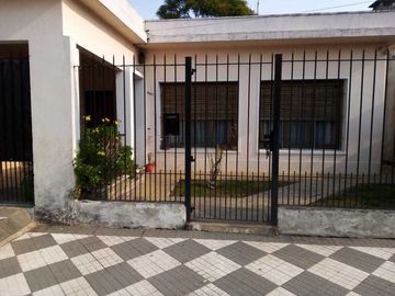 Venta Monte Grande Casa 3 Dormitorios Lote 10x40 Mts APTA CREDITO!