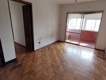 Venta. Departamento 3 Ambientes. Edificio 50. Villa Celina.