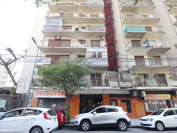 Vta 2 ambientes. Balcón. Apto credito Cochera opc.