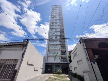 VENTA DPTO. 1 DORM.-PLENO CENTRO-PILAY ADJUDICADO