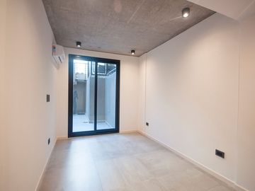 DUPLEX TIPO CASA, CON JARDIN Y PATIO VILLA URQUIZA