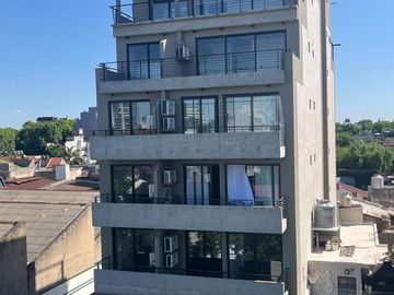 DUPLEX TIPO CASA, CON JARDIN Y PATIO VILLA URQUIZA