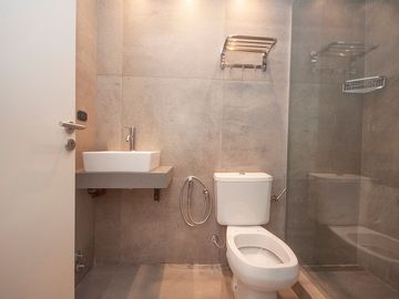 DUPLEX TIPO CASA, CON JARDIN Y PATIO VILLA URQUIZA