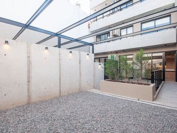 DUPLEX TIPO CASA, CON JARDIN Y PATIO VILLA URQUIZA