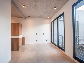 DUPLEX TIPO CASA, CON JARDIN Y PATIO VILLA URQUIZA