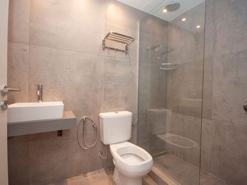 DUPLEX TIPO CASA, CON JARDIN Y PATIO VILLA URQUIZA
