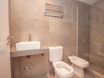DUPLEX TIPO CASA, CON JARDIN Y PATIO VILLA URQUIZA