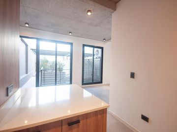 DUPLEX TIPO CASA, CON JARDIN Y PATIO VILLA URQUIZA