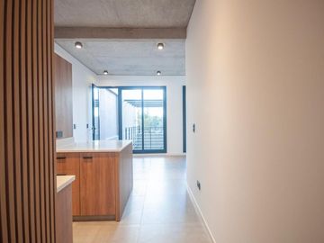 DUPLEX TIPO CASA, CON JARDIN Y PATIO VILLA URQUIZA