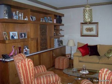 Saavedra Al 100 3 D 3 B  2 Cocheras Excelente Estado U$s 200.000