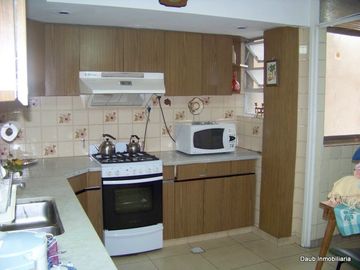 Saavedra Al 100 3 D 3 B  2 Cocheras Excelente Estado U$s 200.000