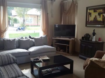 Chalet Bosque Alto 3 Dorm. Suite Pileta Jardin Impecable Lote 760 M2 U$s 420.000