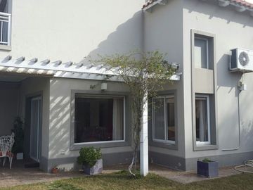 Chalet Bosque Alto 3 Dorm. Suite Pileta Jardin Impecable Lote 760 M2 U$s 420.000