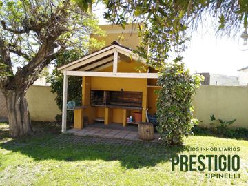 Casa en venta de 3 dormitorios c/ cochera en Bella Vista