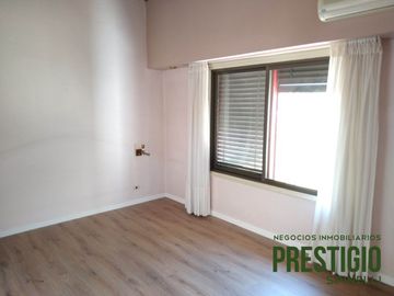 Casa en venta de 3 dormitorios c/ cochera en Bella Vista