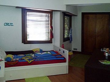 Chalet frente al parque Primavesi