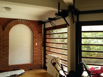 Chalet frente al parque Primavesi