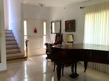 casa venta Punta Chica, Victoria