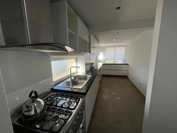EN VENTA Departamento 2 dorm c/ balcon Rioja 500 - Martin, Rosario