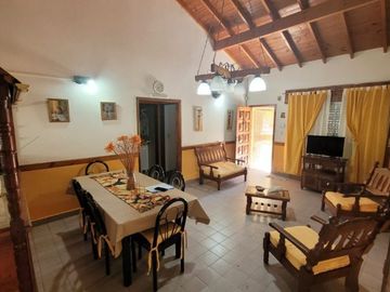 Casa en venta de 2 dormitorios c/ cochera en Mar de Ajo