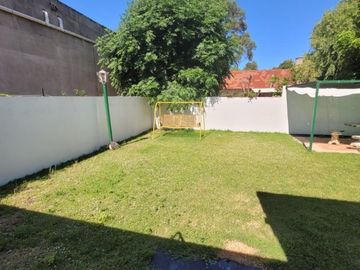 Casa en venta de 2 dormitorios c/ cochera en Mar de Ajo