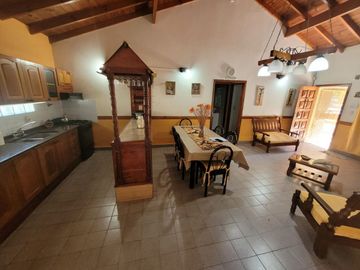 Casa en venta de 2 dormitorios c/ cochera en Mar de Ajo
