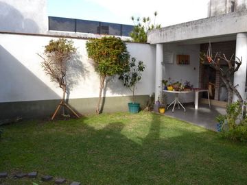 Casa En Venta En Ramos Mejia Sur