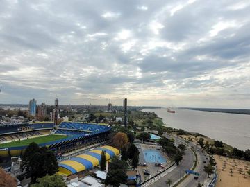 EN VENTA Depto 3 dormitorios c/ balcón y vista al río - barrio Arroyito, Rosario