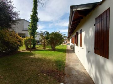 Codigo 637 - Pinamar - Casa En Alquiler