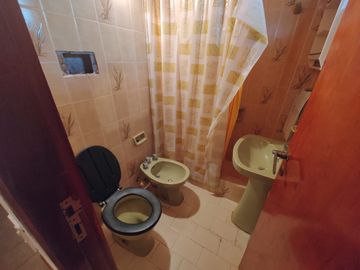 Casa en venta de 3 dormitorios c/ cochera en Costa Azul