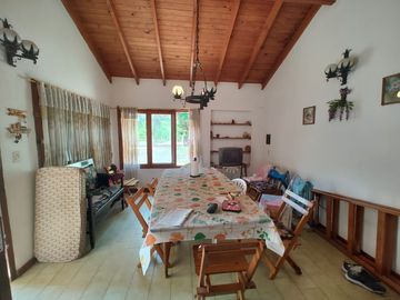 Casa en venta de 3 dormitorios c/ cochera en Costa Azul