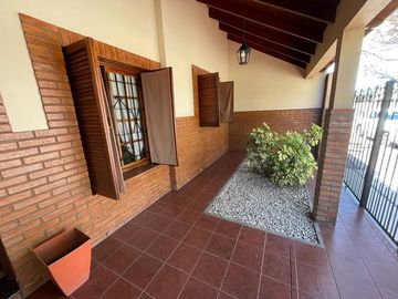 Casa en venta de 2 dormitorios c/ cochera en 9 de Julio