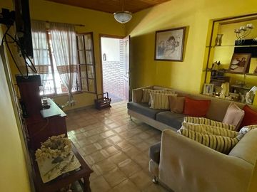 Casa en venta de 2 dormitorios c/ cochera en 9 de Julio
