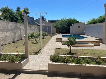 Casa en venta de 2 dormitorios c/ cochera en 9 de Julio