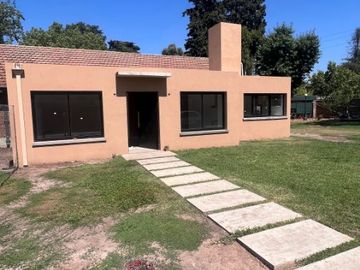 Casa en venta de 3 dormitorios c/ cochera en San Miguel