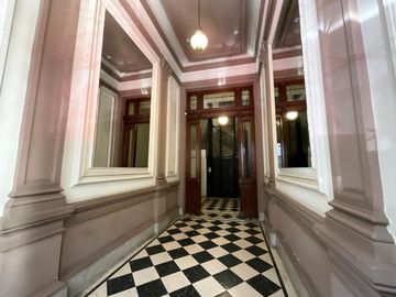 Departamento 6 ambientes Venta Monserrat 3 baños