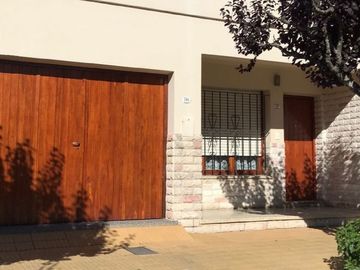 Casa en venta de 2 dormitorios c/ cochera en 9 de Julio