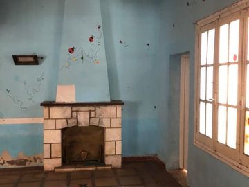 Casa en venta de 2 dormitorios c/ cochera en Villa Allende