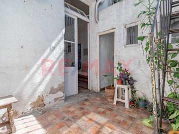 VENTA PH CON TERRAZA Y PATIO EN ALMAGRO