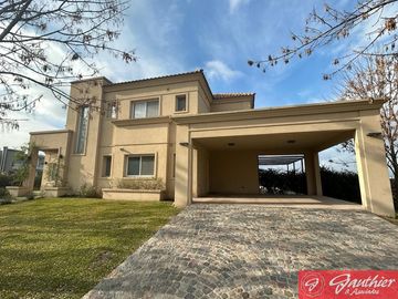 Casa en venta  en La Reserva Cardales, Sofitel sobre el LAGO Lujo clásico LAGUNA