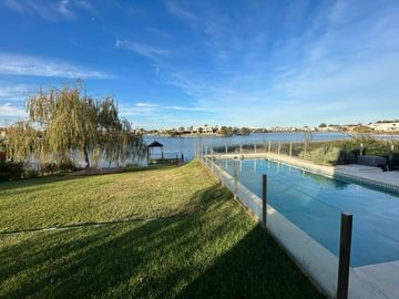Casa en venta  en La Reserva Cardales, Sofitel sobre el LAGO Lujo clásico LAGUNA