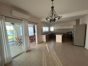 Casa en venta  en La Reserva Cardales, Sofitel sobre el LAGO Lujo clásico LAGUNA