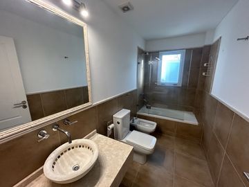Casa en venta  en La Reserva Cardales, Sofitel sobre el LAGO Lujo clásico LAGUNA