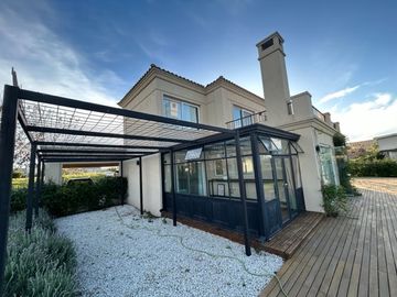Casa en venta  en La Reserva Cardales, Sofitel sobre el LAGO Lujo clásico LAGUNA