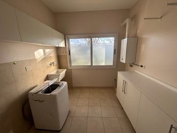 Casa en venta  en La Reserva Cardales, Sofitel sobre el LAGO Lujo clásico LAGUNA