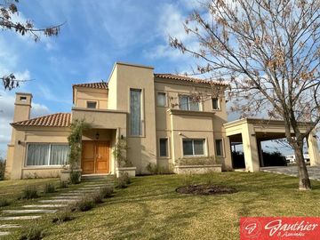 Casa en venta  en La Reserva Cardales, Sofitel sobre el LAGO Lujo clásico LAGUNA