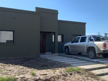 Casa en venta de 3 dormitorios c/ cochera Country el Lagar. Los nogales