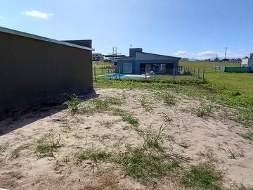 Casa en venta de 3 dormitorios c/ cochera Country el Lagar. Los nogales