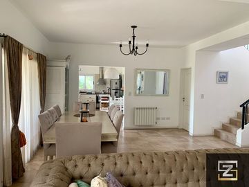 Hermosa propiedad en venta Barrio Don Joaquín Canning