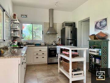 Hermosa propiedad en venta Barrio Don Joaquín Canning